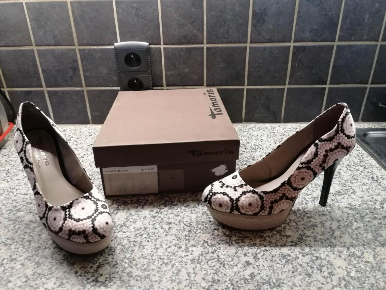 pumps merk tamaris - maat 38 – nieuw
